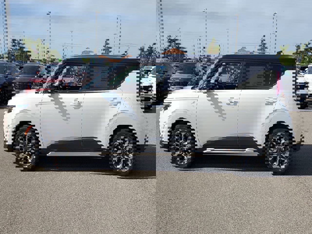 2025 Kia Soul EX photo 3