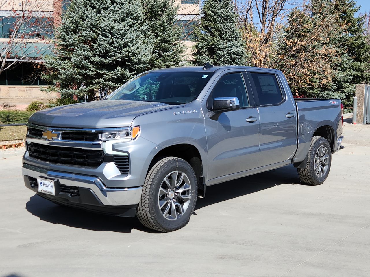 2025 Chevrolet Silverado 1500 LT photo 4