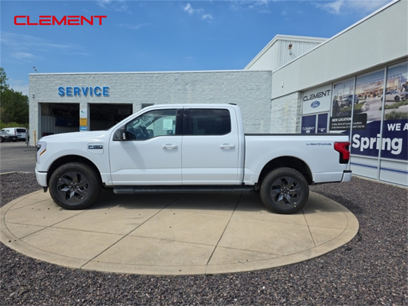 2025 Ford F-150 Lightning photo 4