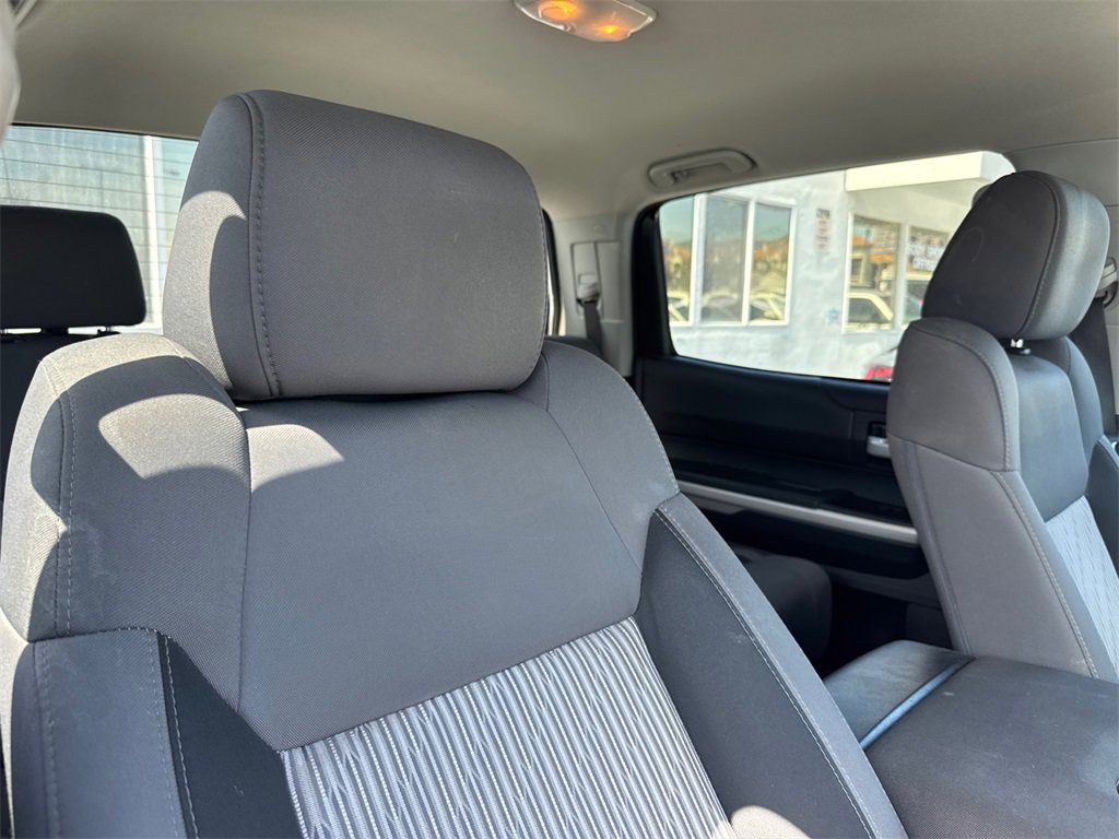 2016 Toyota Tundra SR5 photo 2