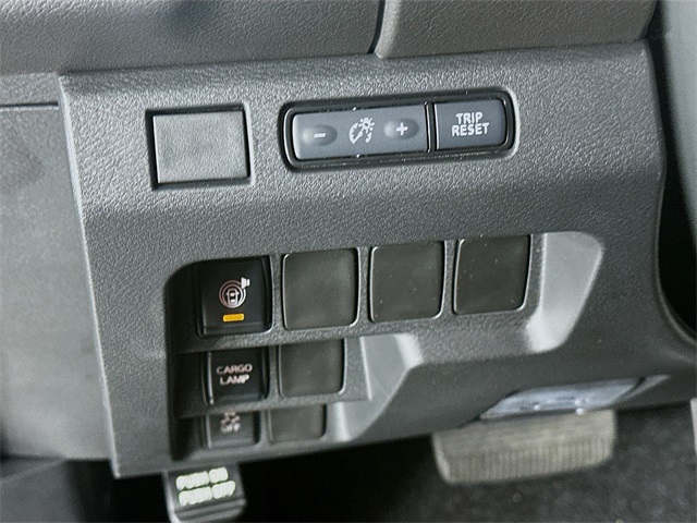 2025 Nissan Frontier SV photo 7
