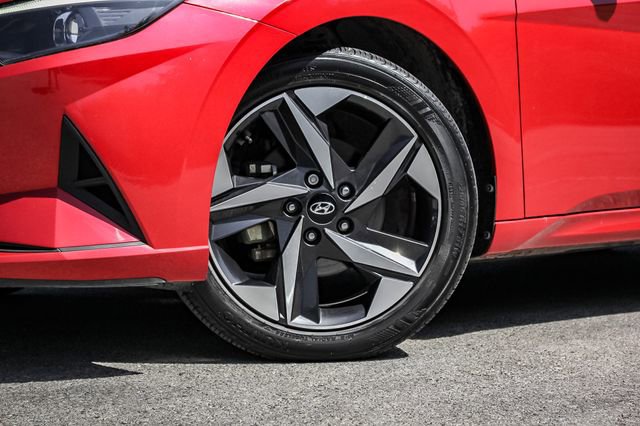 2023 Hyundai Elantra SEL Convenience photo 3