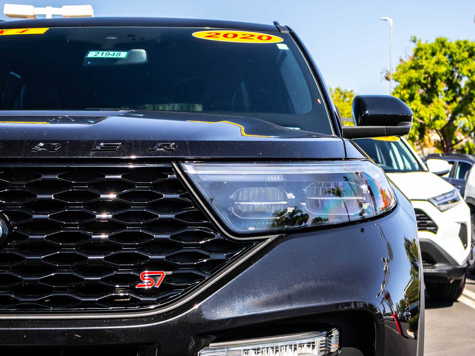 2020 Ford Explorer ST photo 4