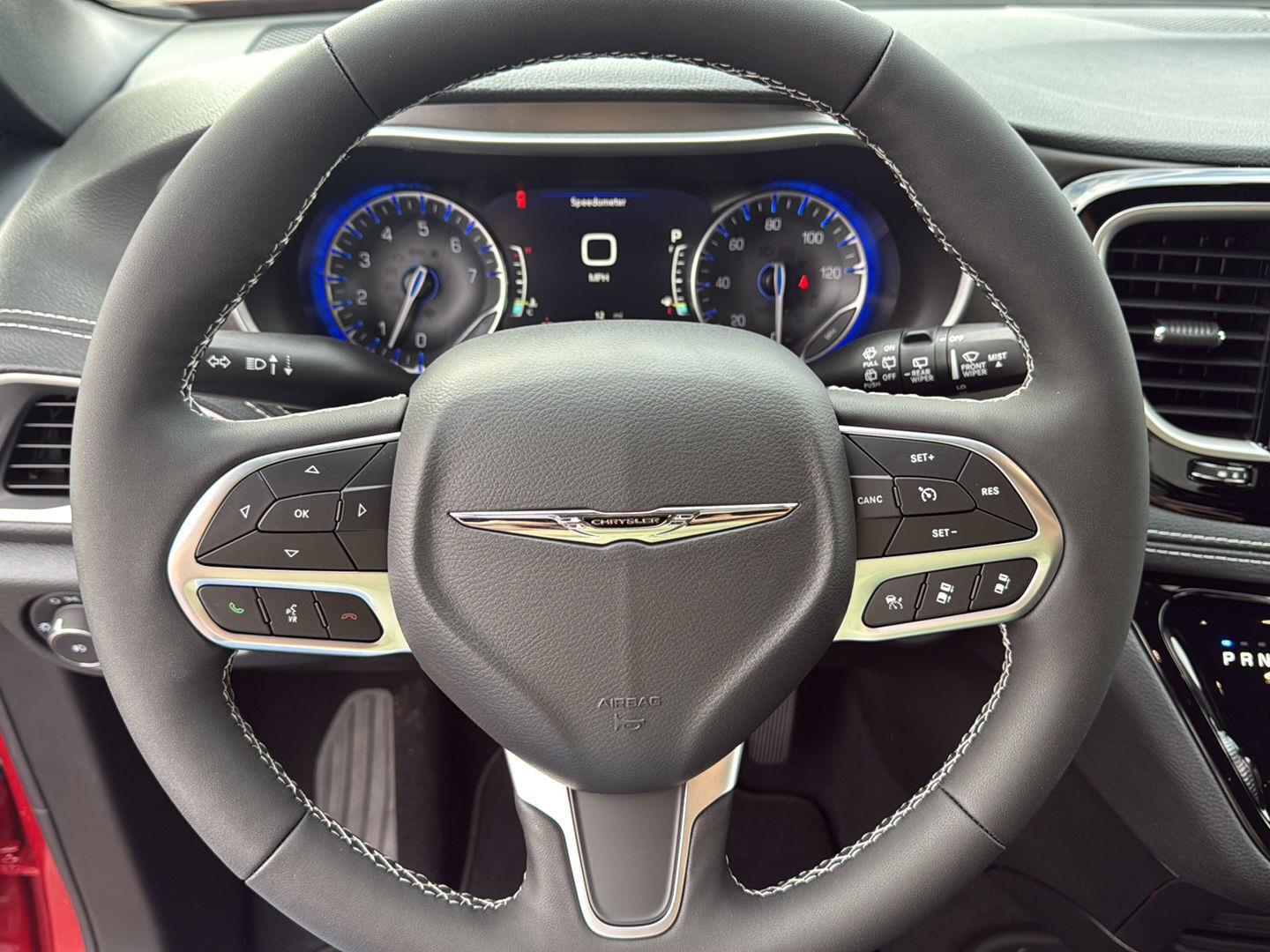 2026 Chrysler Pacifica photo 18