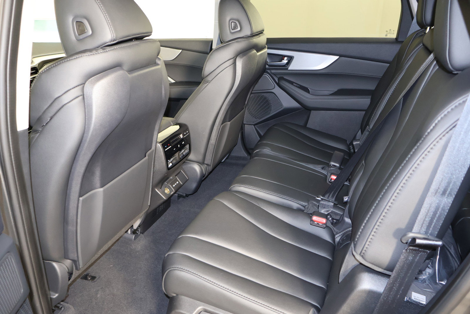 2025 Acura MDX Base photo 15