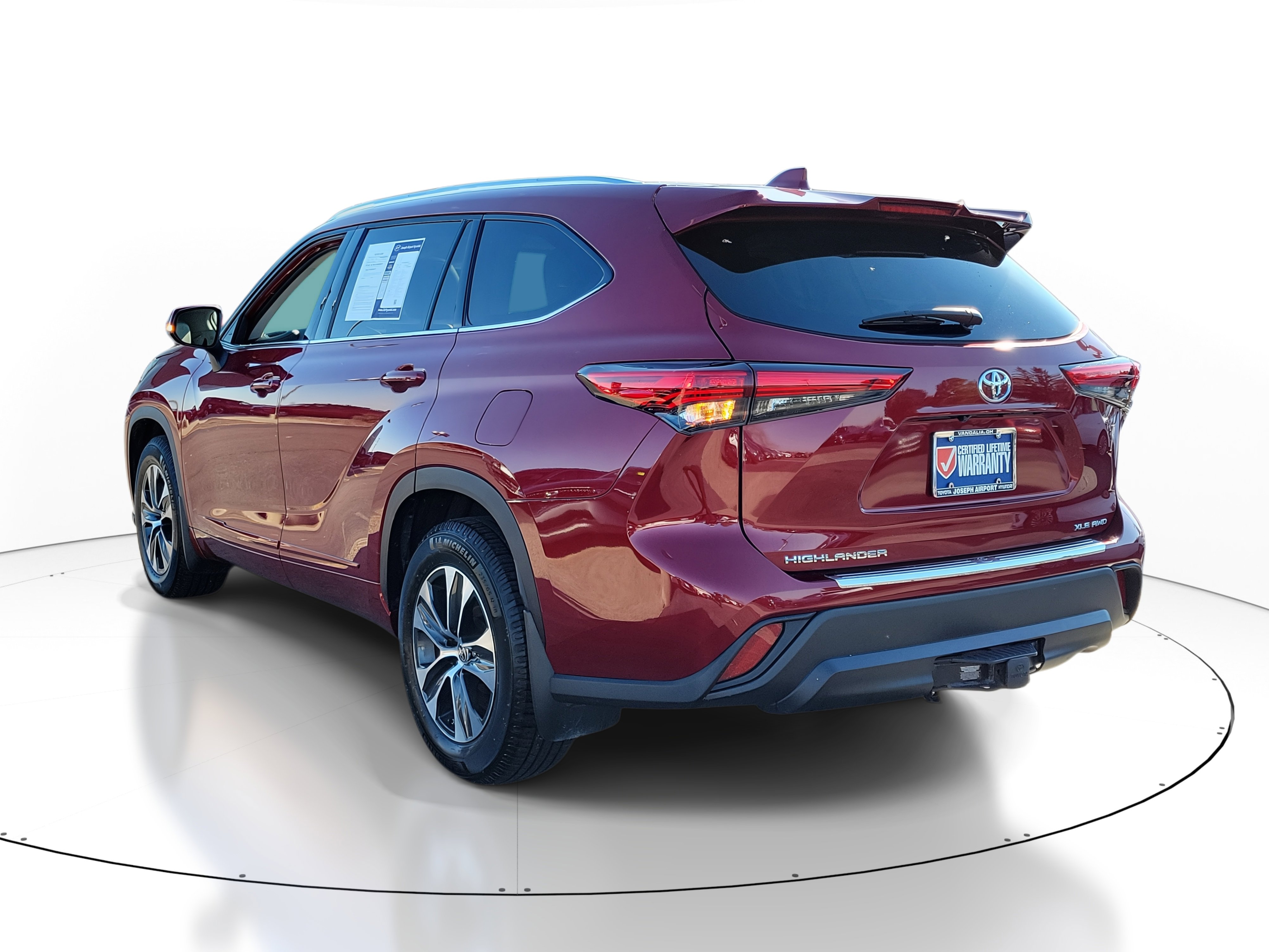 2020 Toyota Highlander XLE photo 3