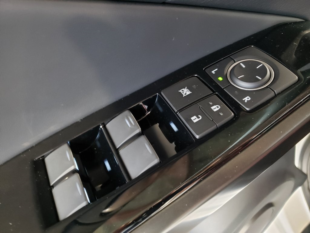2025 Lexus IS 300 photo 12