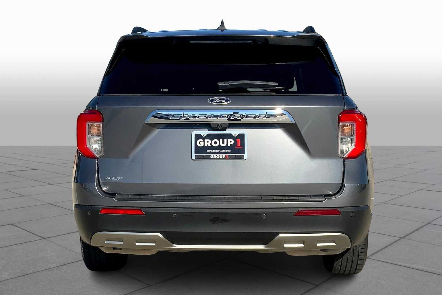 2021 Ford Explorer XLT photo 3