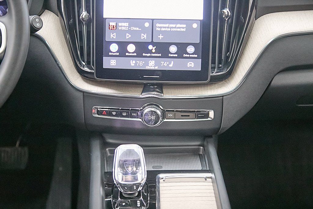 2026 VOLVO XC60 - Image 28