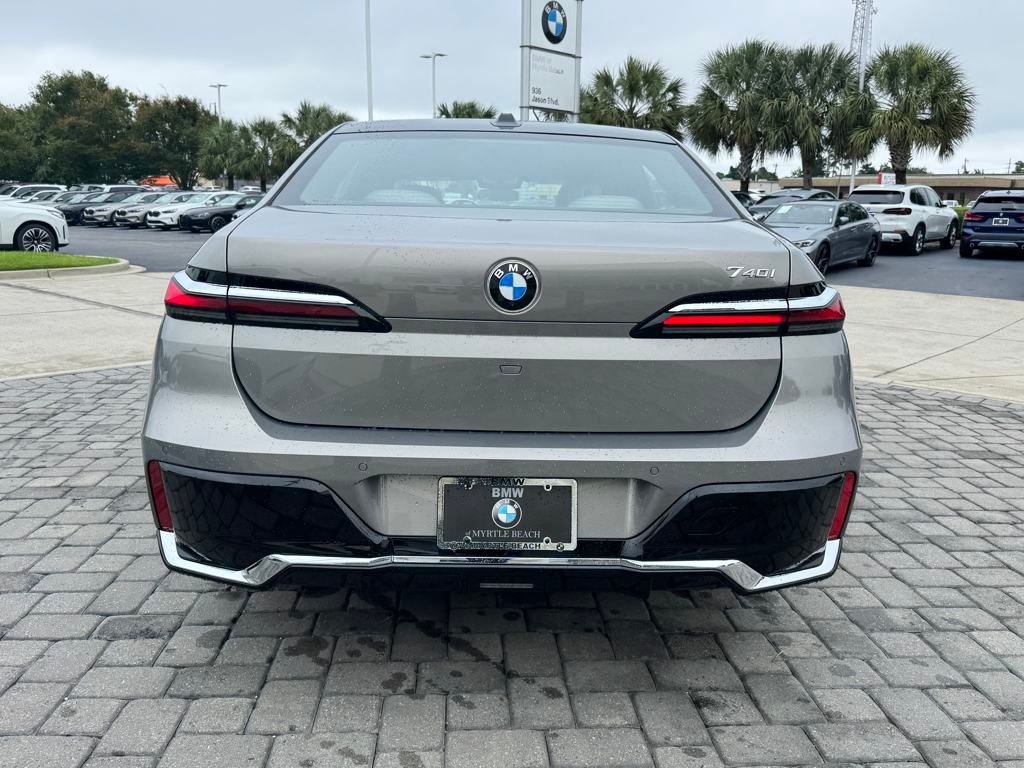 2025 Bmw 740i photo 9