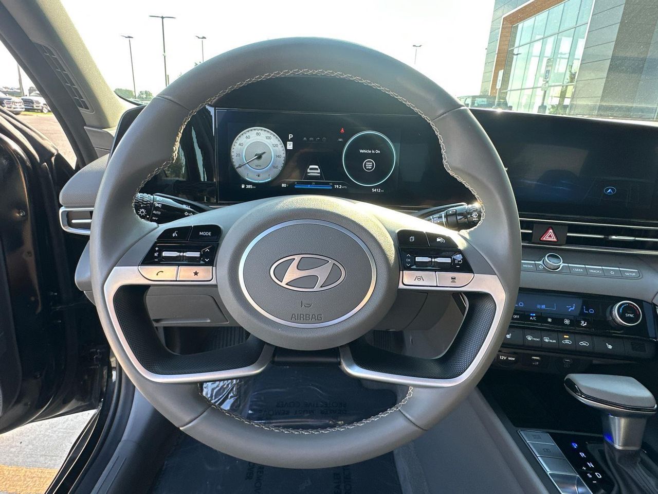 2025 Hyundai Elantra SEL Convenience photo 9