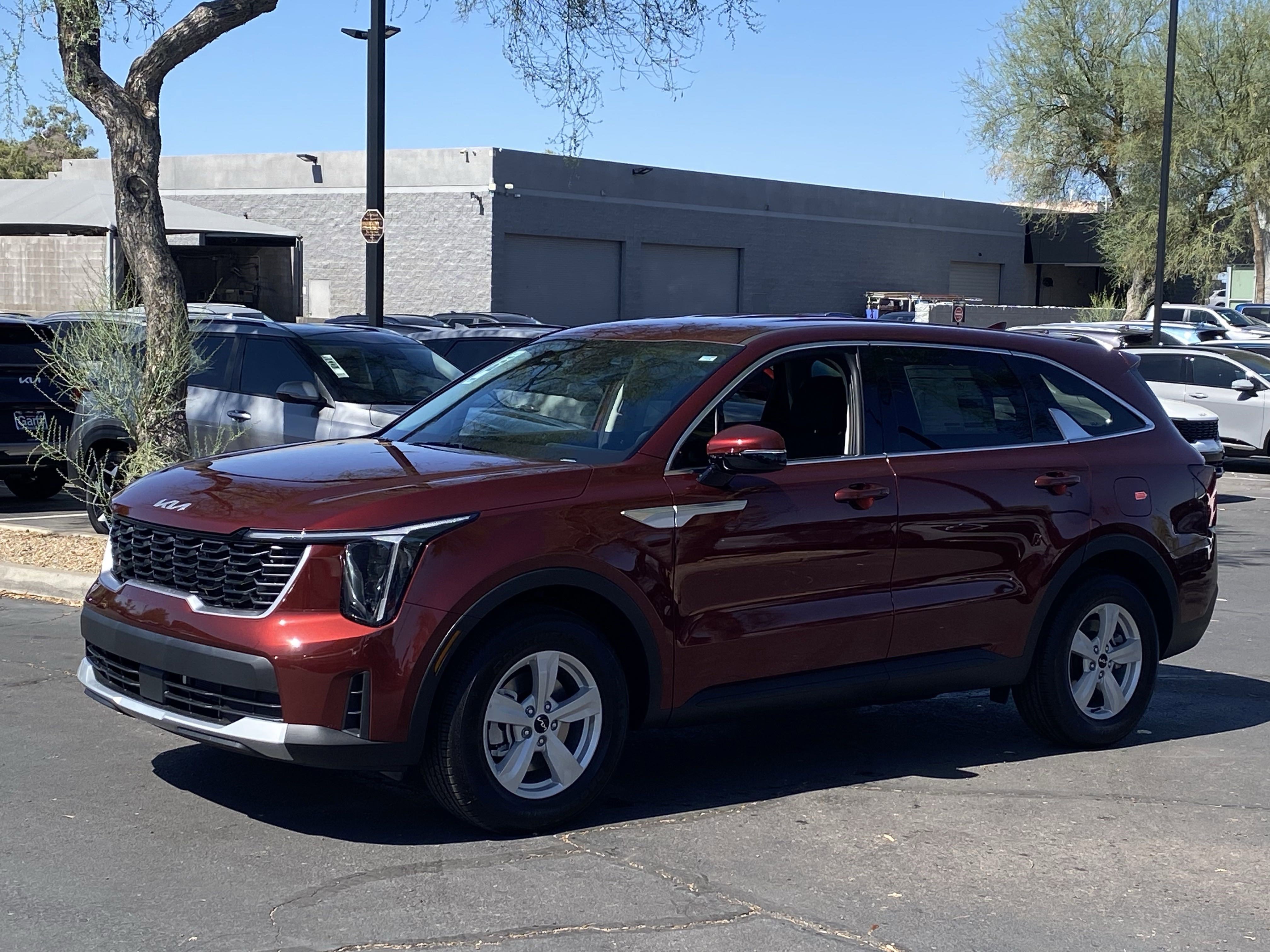 2025 Kia Sorento LX photo 2