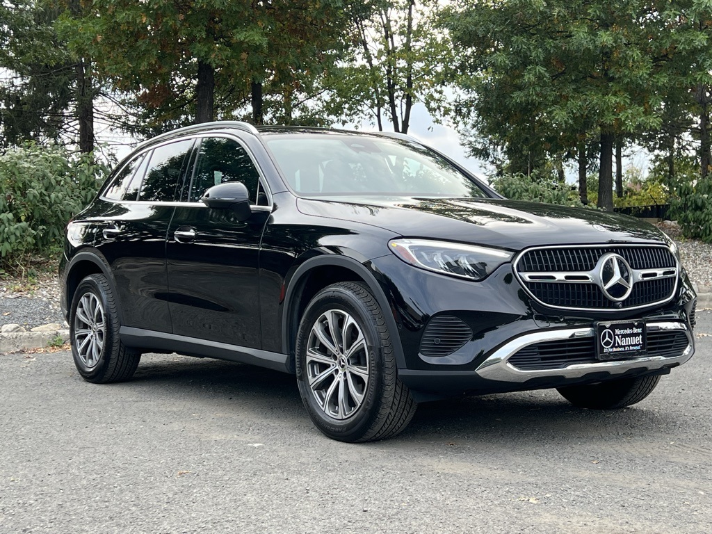 2024 Mercedes Benz GLC 300 4MATIC photo 3