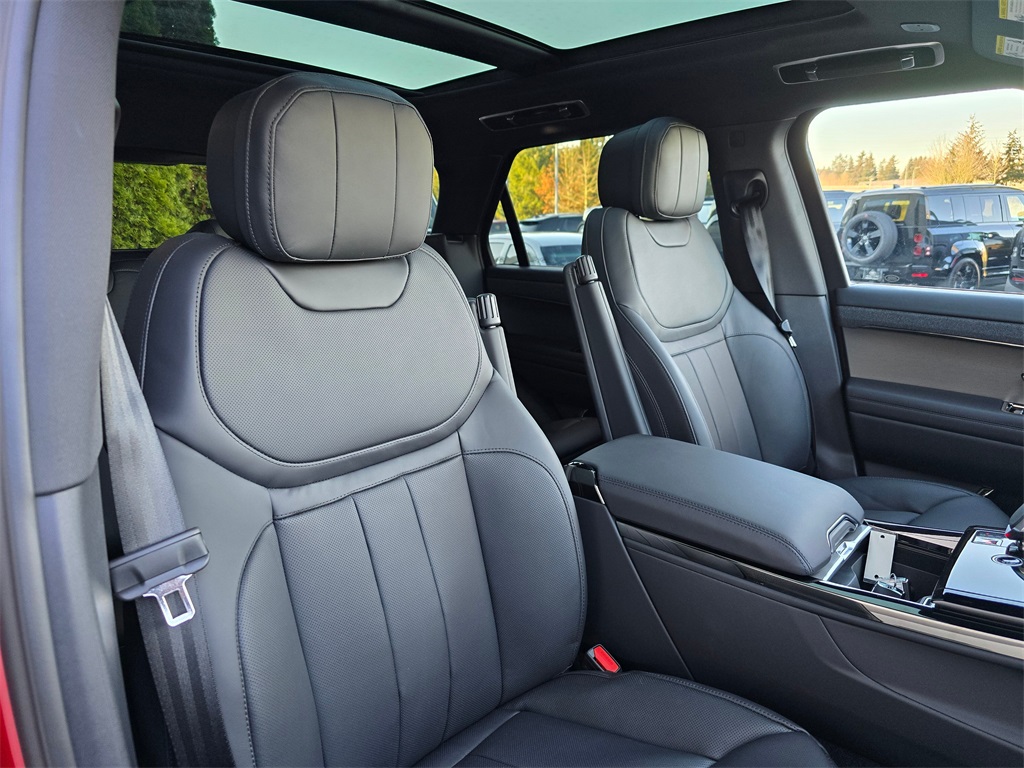 2025 Land Rover Range Rover Sport SE photo 29