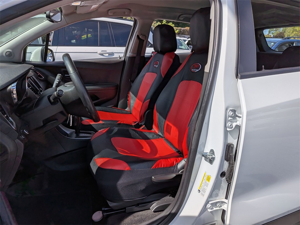 2020 Chevrolet Trax LS photo 18