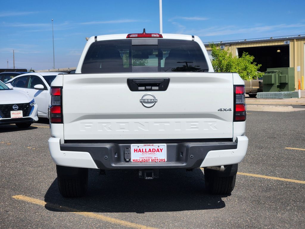 2025 Nissan Frontier Crew Cab SV photo 4