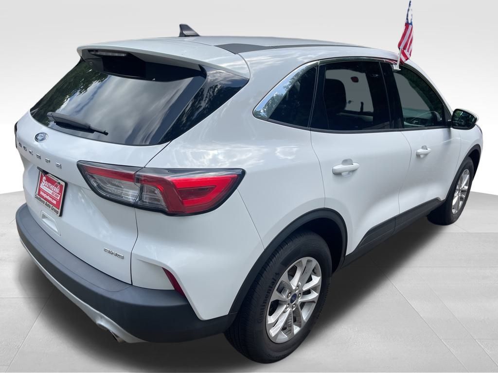 2021 Ford Escape SE photo 2