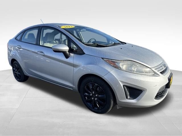 2013 Ford Fiesta S's photo