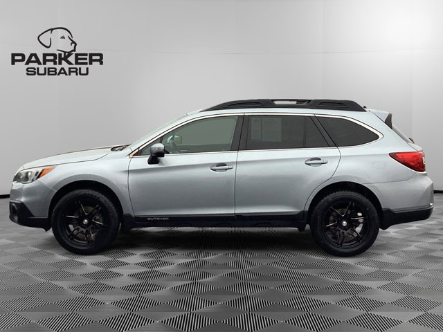 2016 Subaru Outback Limited photo 2