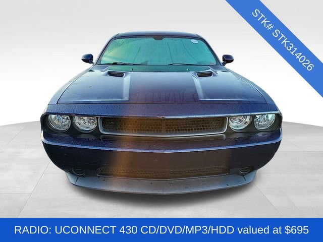 2014 Dodge Challenger SXT photo 2