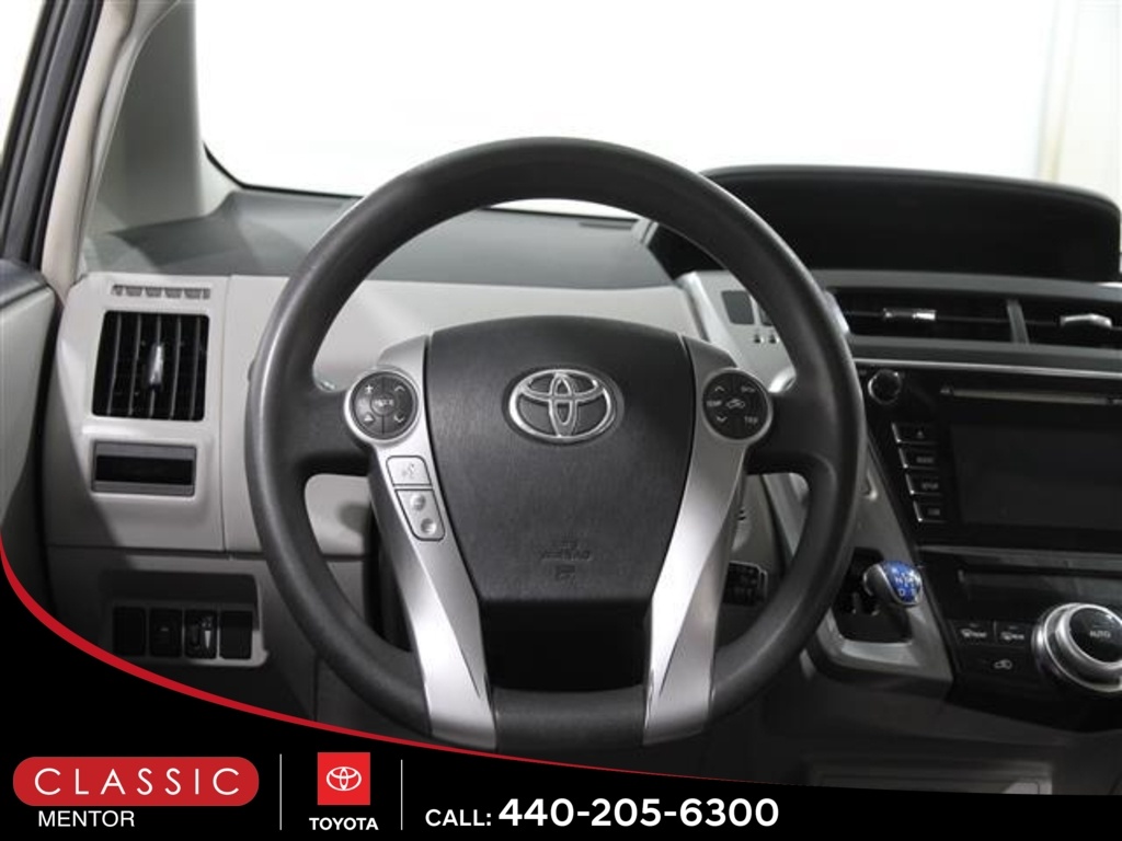 2017 Toyota Prius V Two photo 7