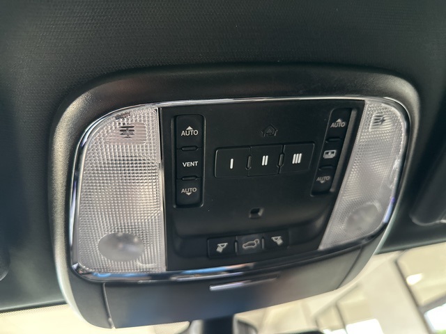 2019 Jeep Grand Cherokee Limited photo 26