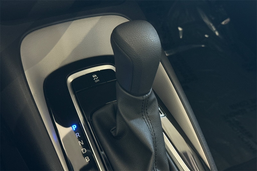 2025 Toyota Corolla LE photo 18