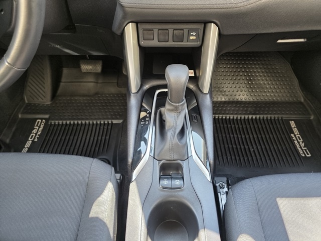 2022 Toyota Corolla Cross LE photo 19
