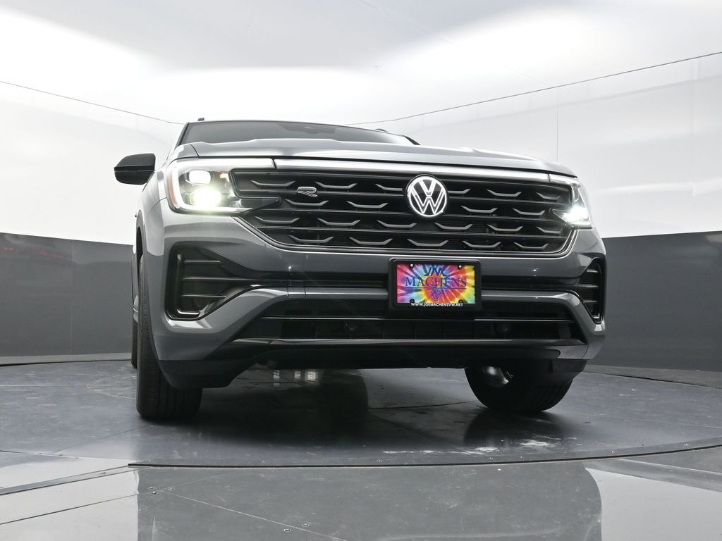 2025 Volkswagen Atlas Cross Sport SEL R-Line photo 16