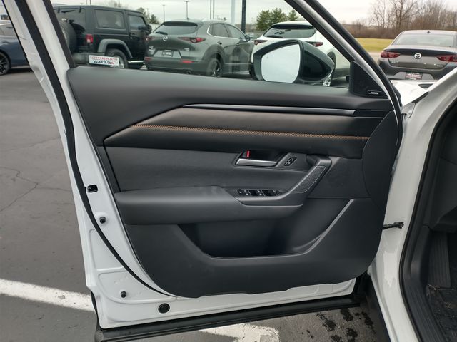 2025 Mazda CX-50 Premium photo 9