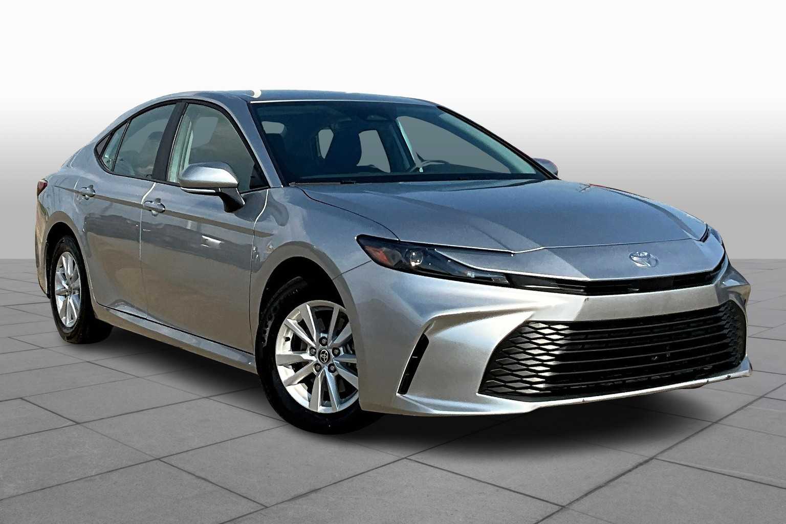 2025 Toyota Camry LE photo 2