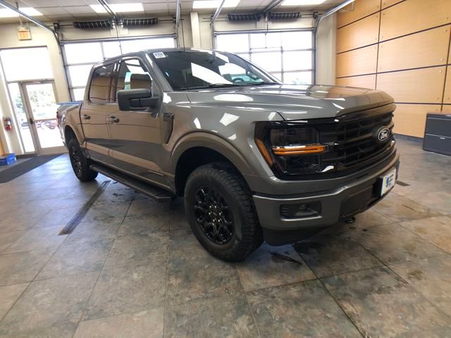 2025 Ford F-150 XLT photo 2