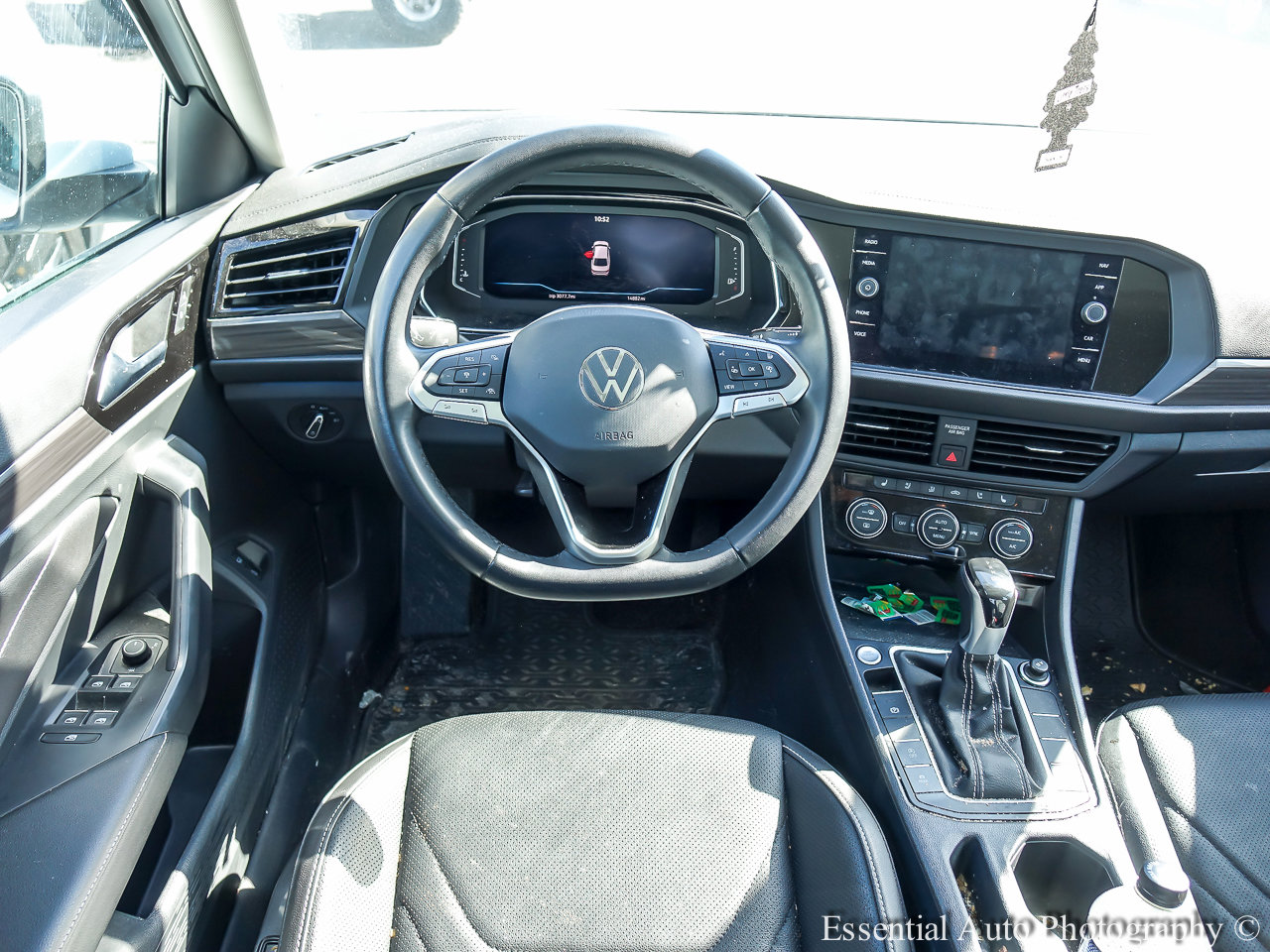 2024 VOLKSWAGEN JETTA - Image 3