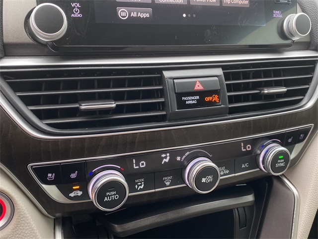 2019 Honda Accord Hybrid Touring photo 27