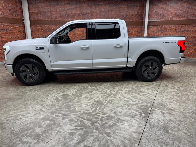 2025 Ford F-150 Lightning photo 2