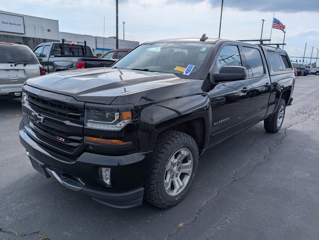 2017 Chevrolet Silverado 1500 LT photo 3