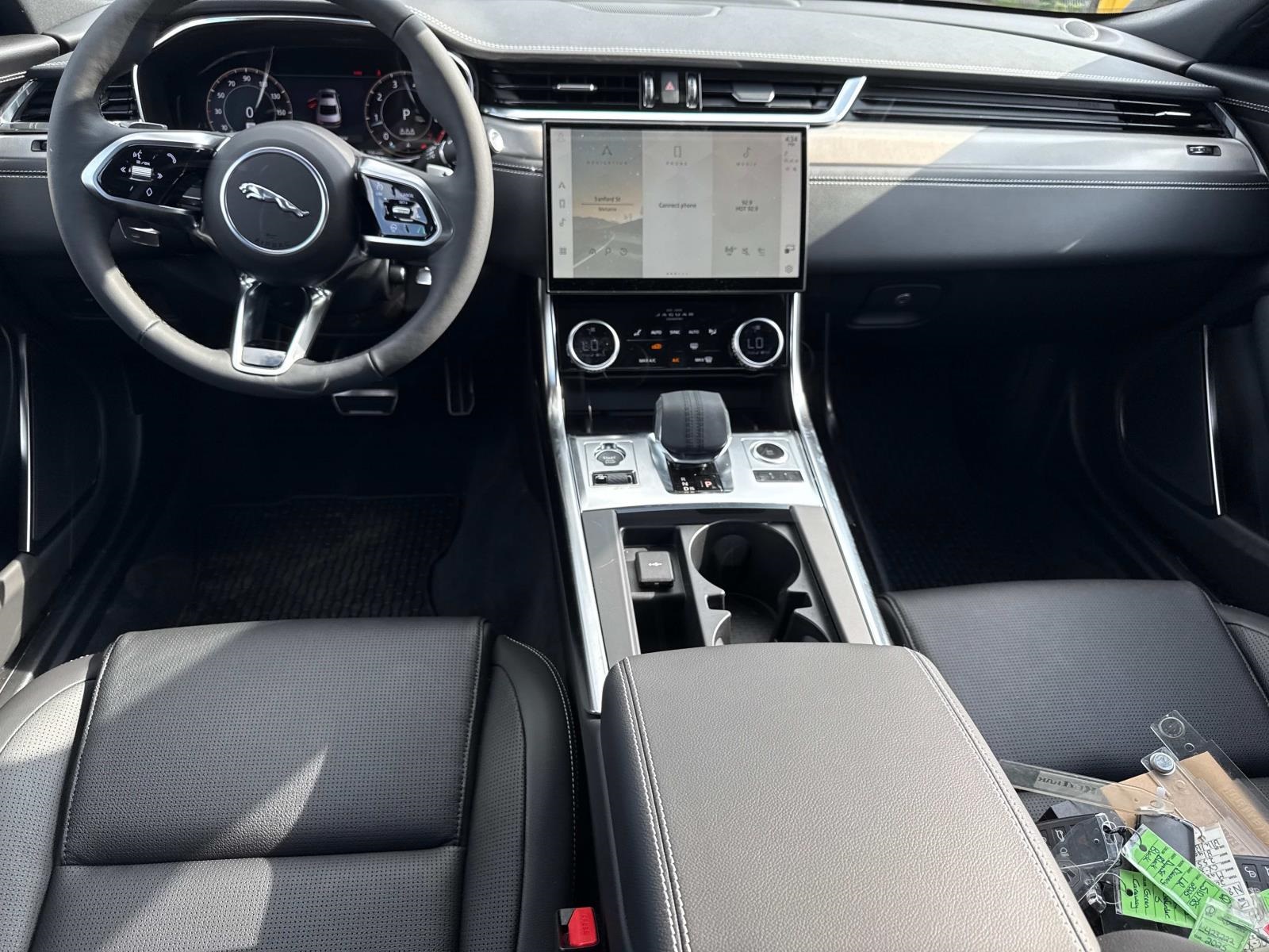 2024 Jaguar XF P300 R-Dynamic SE photo 8