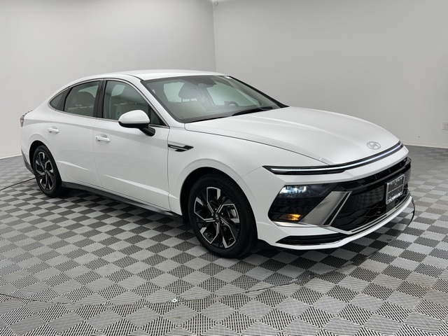 2024 Hyundai Sonata SEL photo 2