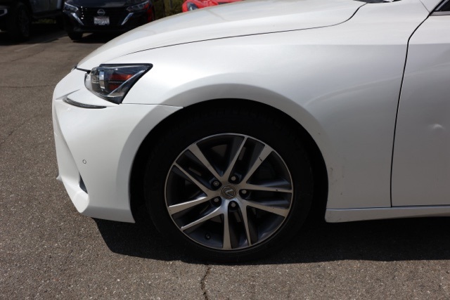2020 Lexus IS 300 photo 10