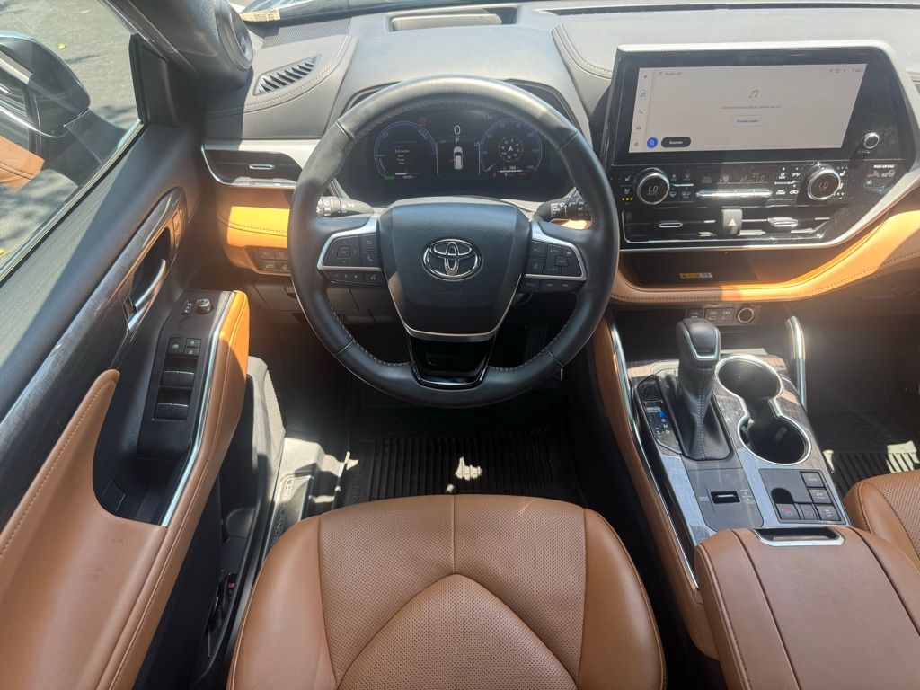 2023 Toyota Highlander Hybrid Platinum photo 13