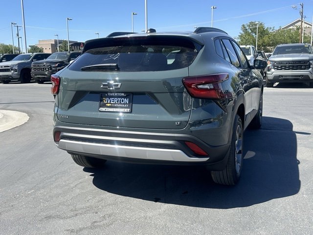 2025 Chevrolet Trax LT photo 9