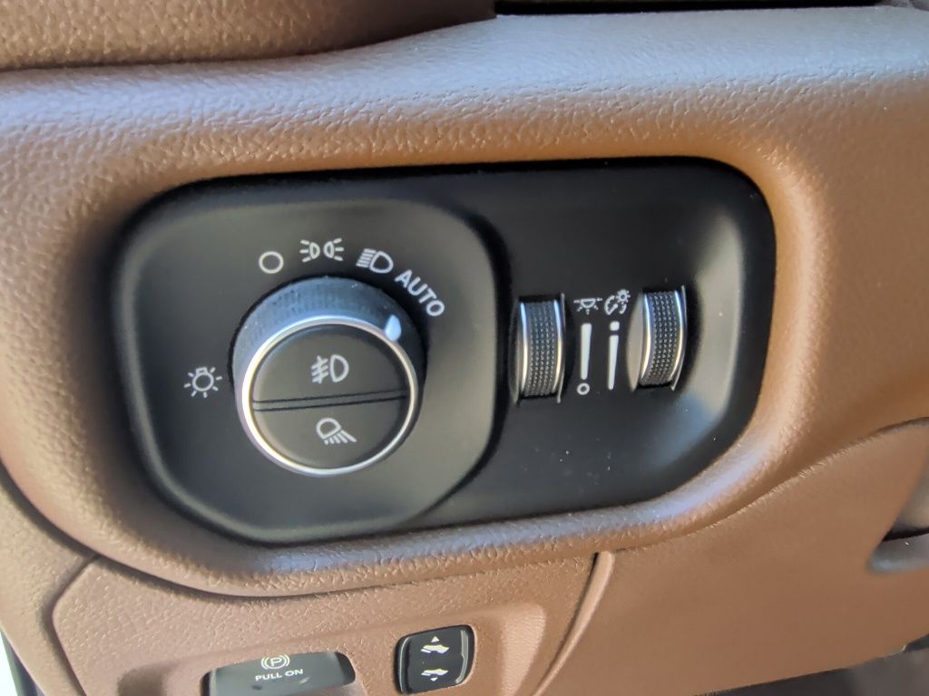 2021 Ram 1500 Laramie photo 14