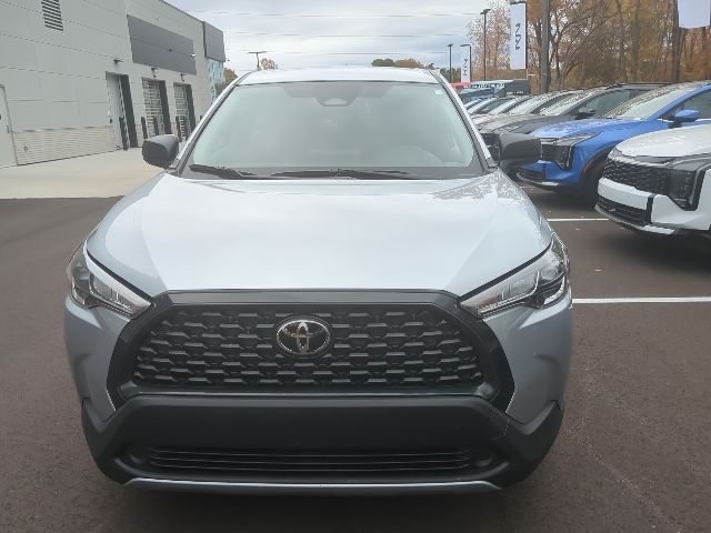 2025 Toyota Corolla Cross L photo 3