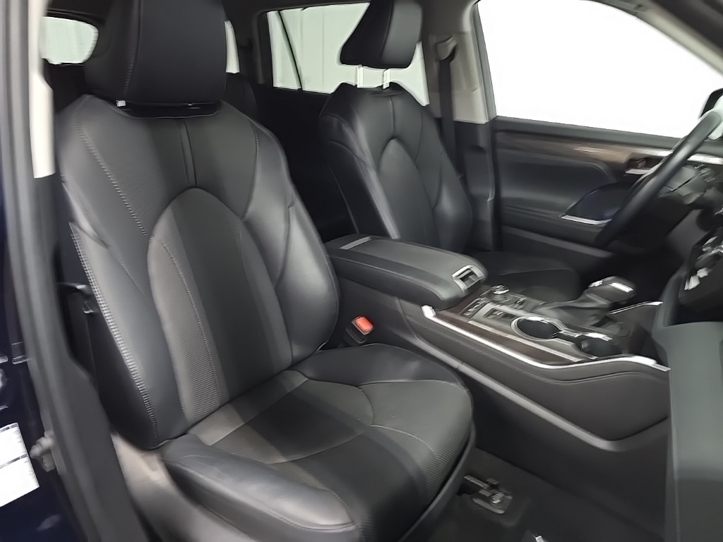 2022 Toyota Highlander Limited photo 14