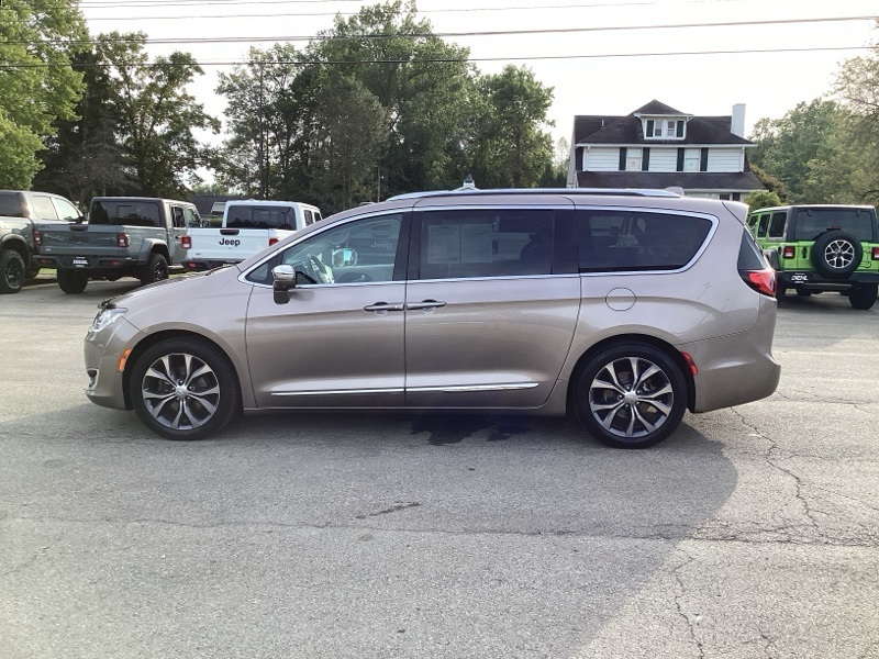 2018 Chrysler Pacifica Limited photo 4