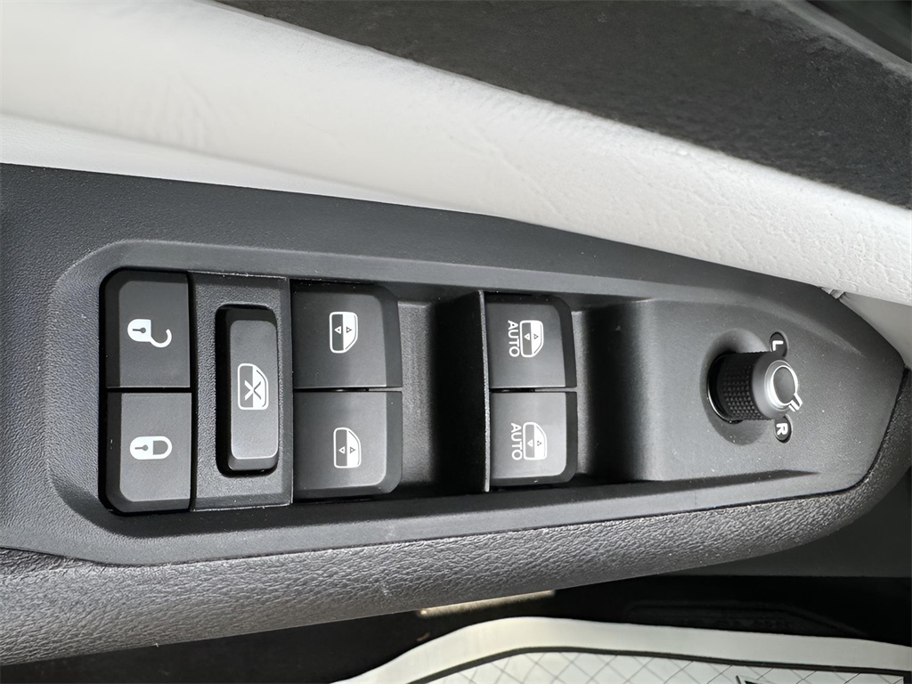 2024 Jeep Compass Limited photo 18
