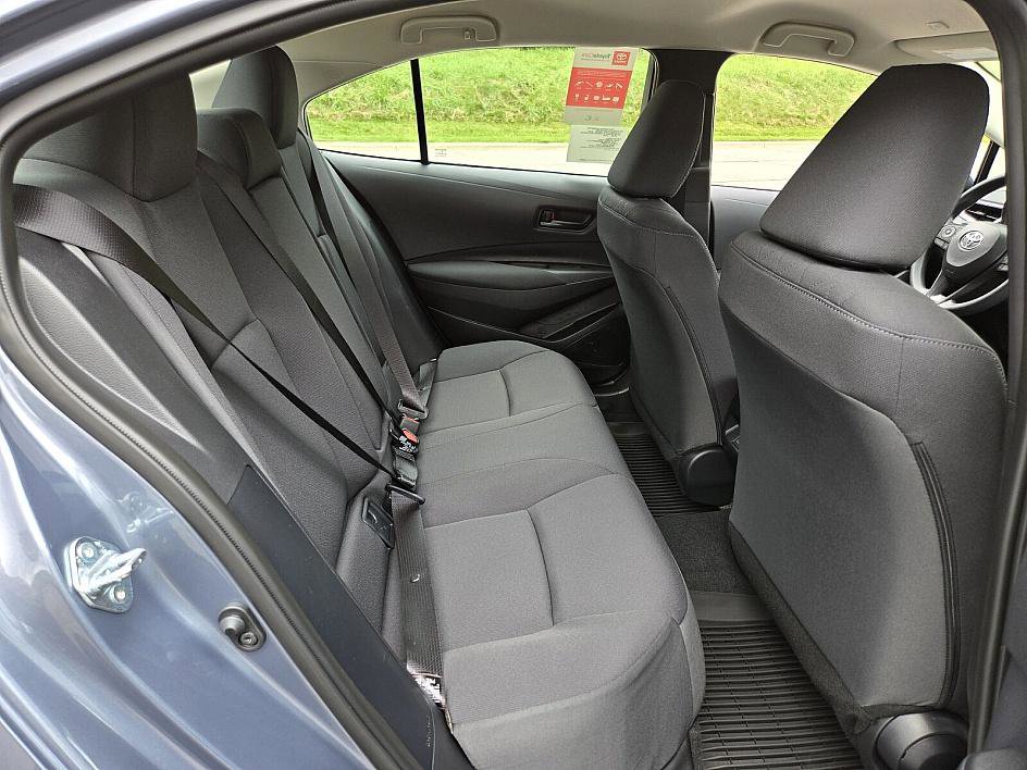 2025 Toyota Corolla LE photo 16