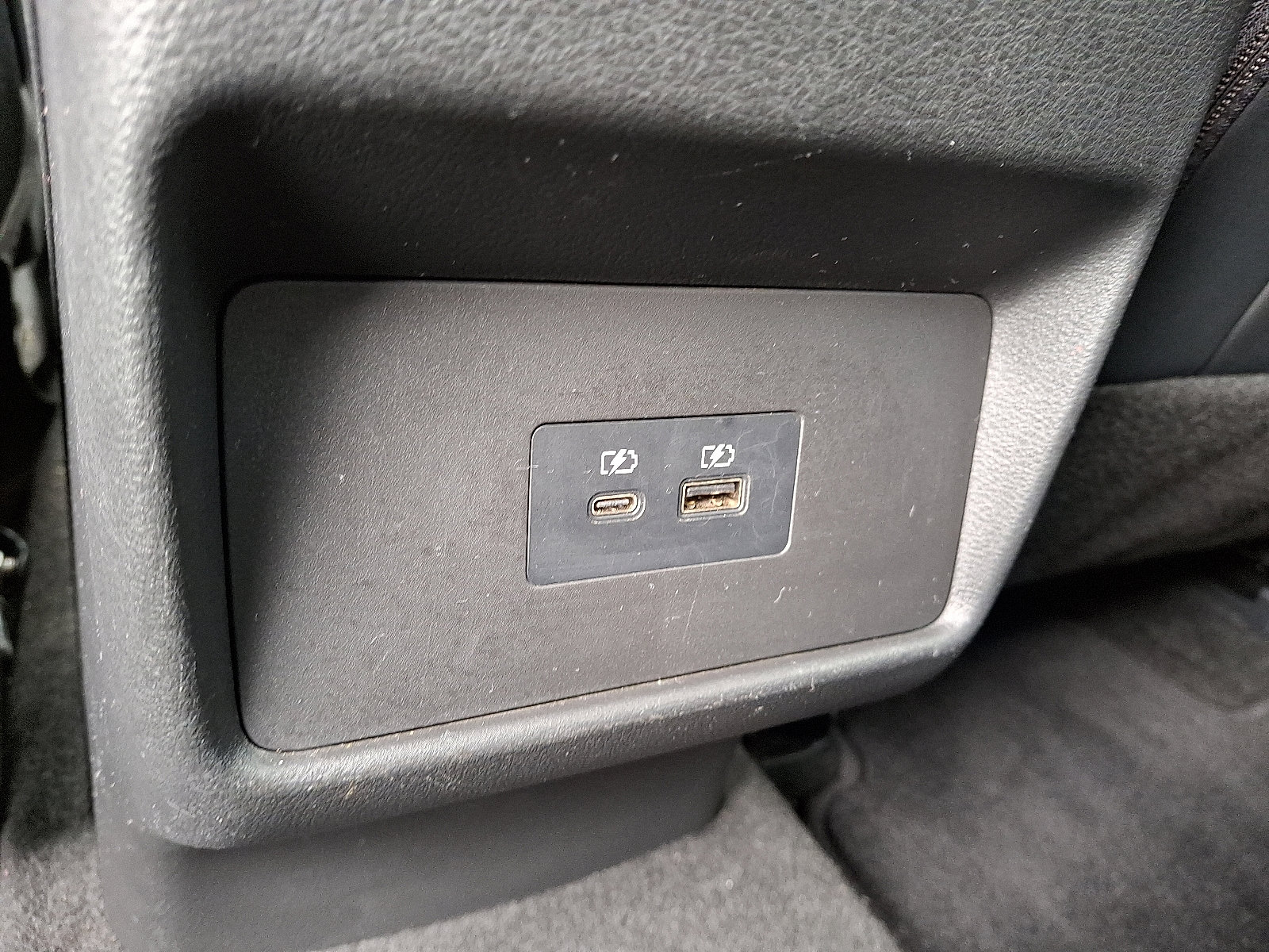 2022 Nissan Rogue SV photo 9