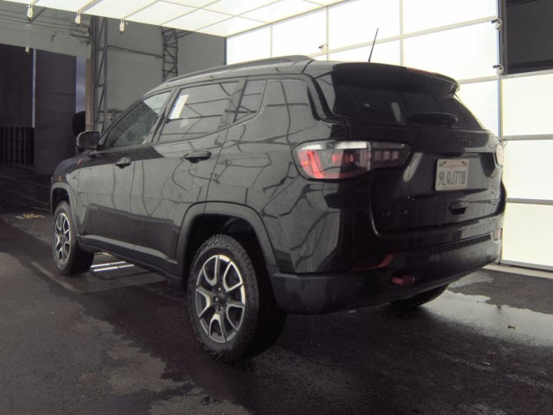 2024 Jeep Compass Trailhawk photo 4