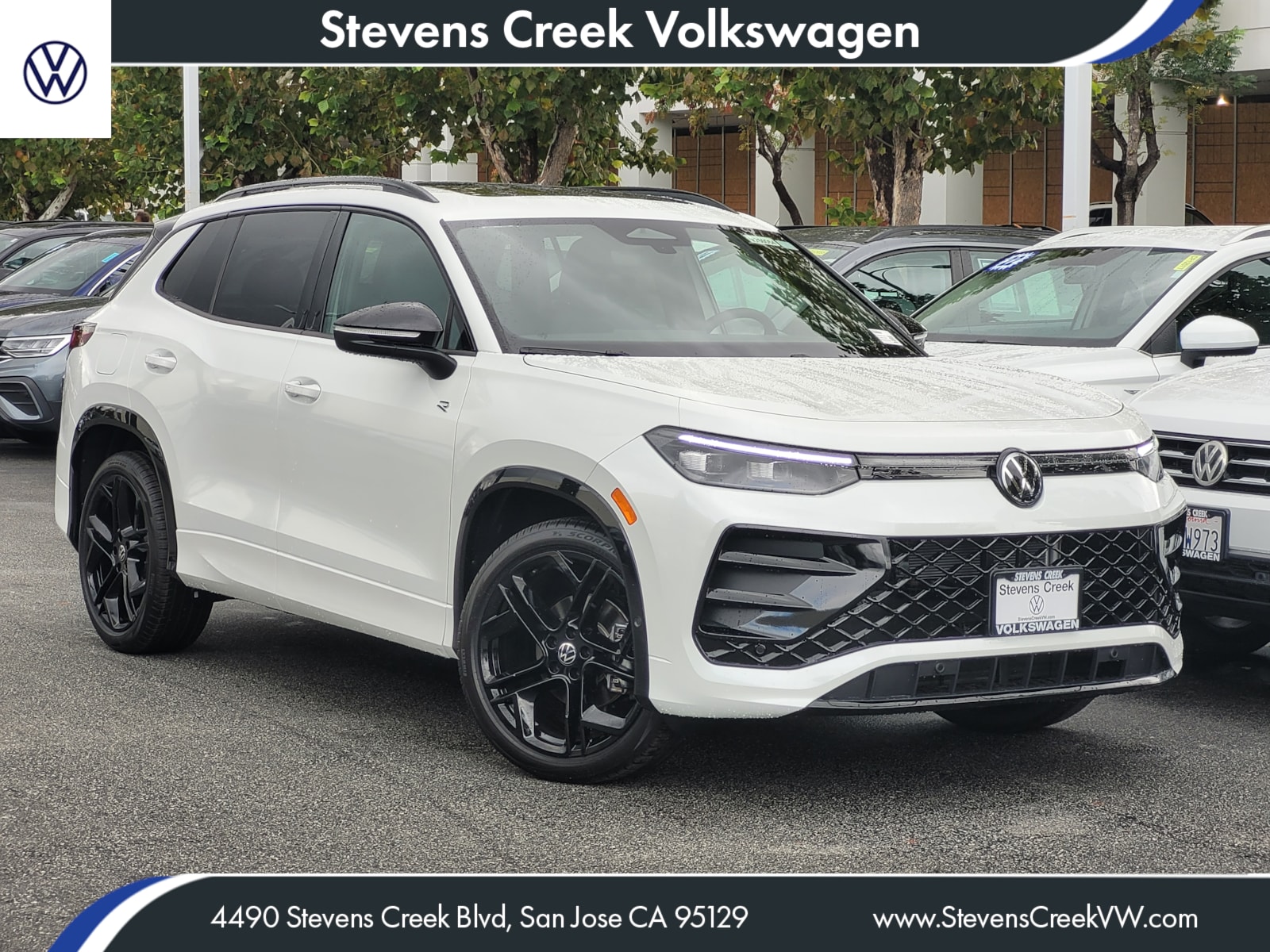 2026 Volkswagen Tiguan SE R-LINE BLACK's photo